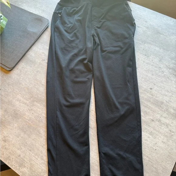 Vuori Coronado Black Streamlined Joggers - Picture 5 of 6